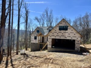 Blue Ridge mountain weekend retreat at Linville Falls Mountain Club in North Cove NC